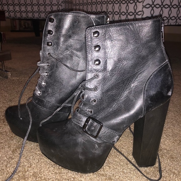 ❌SOLD❌ EUC Steve Madden Carnaby Ankle Boots - Picture 2 of 5